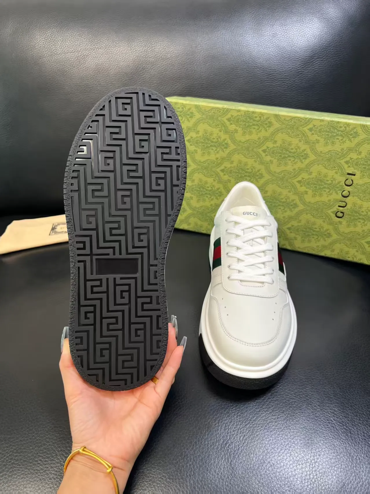 P460 new men's shoes GUCCI [Lightning] latest shoes are shipped. Original quality, fashionable, special materials, sheepskin lining, new packaging. The foot feels super comfortable and the workmanship is impeccable Code number: 38-45 No. 058